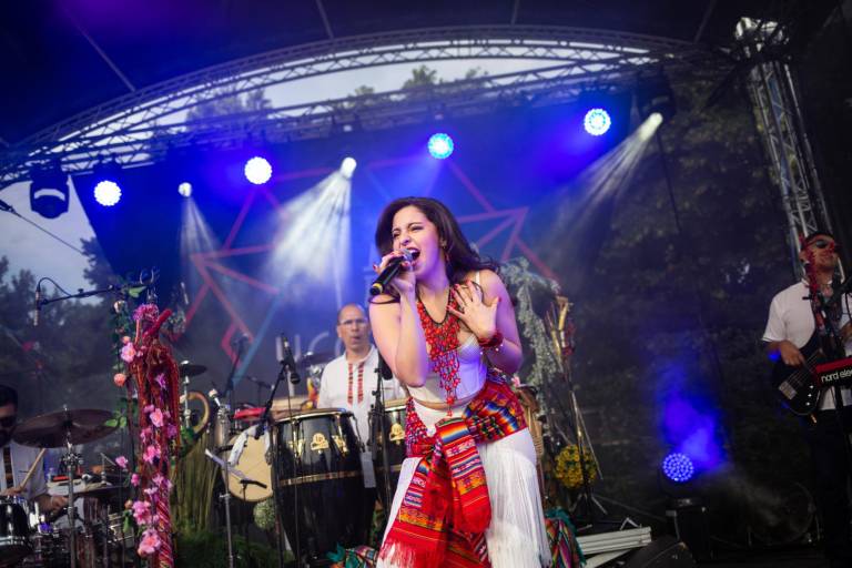 Daniela publicó su último sencillo ´Aventura´, un bolero urbano con influencias de amapiano en el que el Ecuador está presente con requinto y flautas andinas. $!Daniela publicó su último sencillo ´Aventura´, un bolero urbano con influencias de amapiano en el que el Ecuador está presente con requinto y flautas andinas.