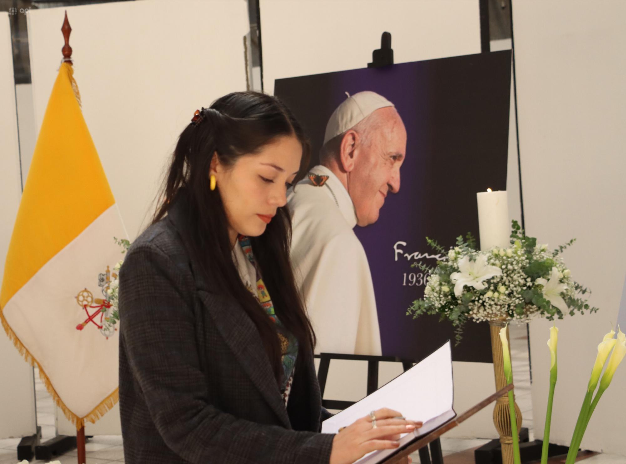 ¿Deseas escribir un mensaje para el Papa?