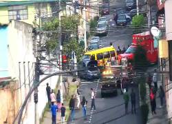 Accidente de tránsito dejó un fallecido y varios heridos en Quito.