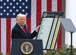 El presidente de Estados Unidos, Donald Trump, pronuncia un discurso sobre los aranceles recíprocos durante un evento en el Jardín de Rosas titulado Hagamos que Estados Unidos vuelva a ser rico en la Casa Blanca en Washington.