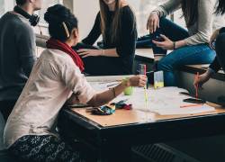 ¿Quieres estudiar y trabajar en el exterior? Una feria en Guayaquil ofrece asesoría y promociones