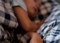 Fotografía referencial de un niño convalesciente.