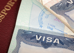 EE.UU. reduce de 48 a 12 meses el plazo para solicitar la renovación de visas sin necesidad de acudir a una entrevista consular.