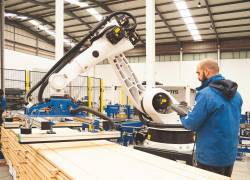 Henaselec, a través de Atlas Robots, desarrolla instalaciones robóticas estandarizadas para el paletizado y despaletizado automático.