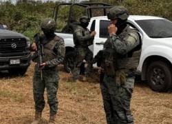 Imagen referencial en la que se ve a personal de las Fuerzas Armadas del Ecuador durante un operativo.