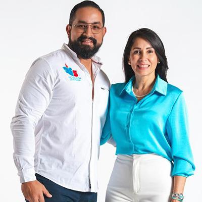 $!Sergio Peña junto a Luisa González.