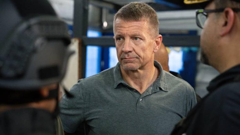 Microvistazo | Gobierno analiza oferta de Erik Prince para capacitar a Policía y FF.AA