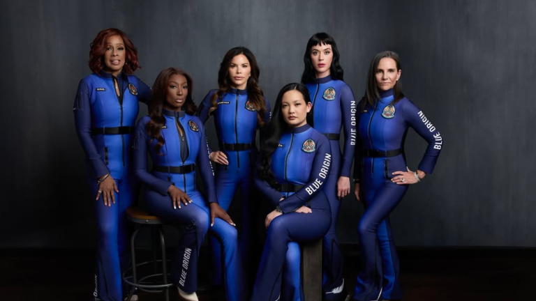 Katy Perry se suma a una histórica misión espacial femenina organizada por Blue Origin, marcando un hito no visto desde 1963.
