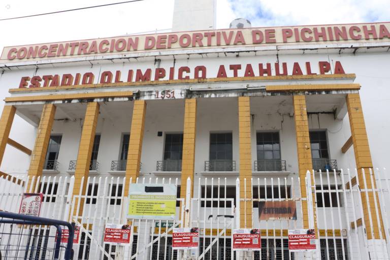 $!Exteriores el Estadio Olímpico Atahualpa, clausurado por el Municipio de Quito.