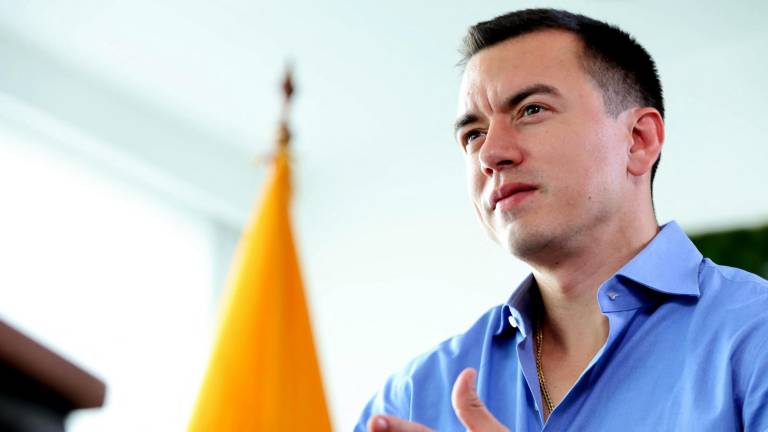 Fotografía difundida por la oficina de prensa de la presidencia de Ecuador que muestra al presidente Daniel Noboa durante una entrevista con la BBC en Guayaquil, Ecuador, el 12 de enero de 2024.