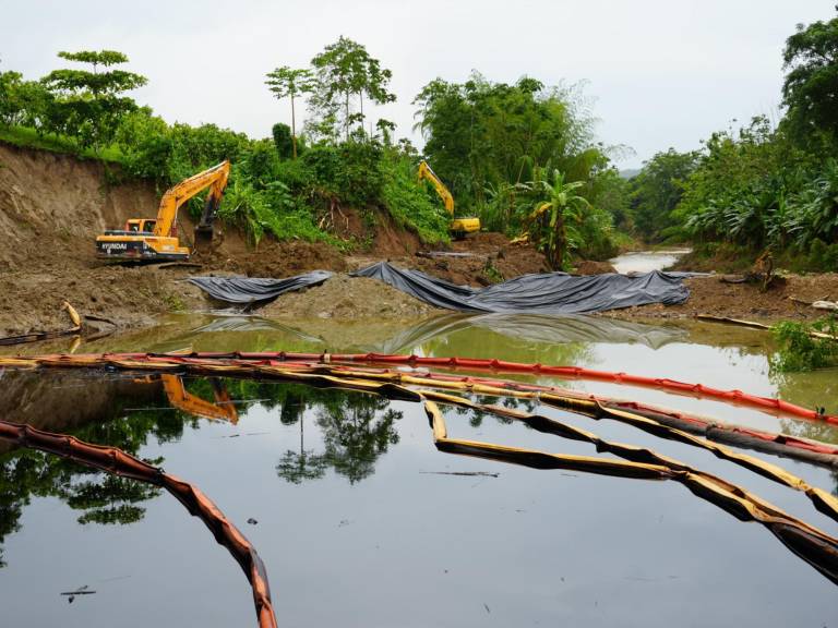 $!Derrame de petróleo en Quinindé.
