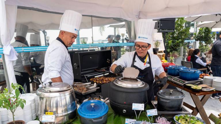 El Festival Gastronómico Sabores del Puerto del Hotel Wyndham Guayaquil, Puerto Santa Ana.