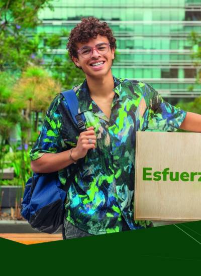 Imagen que muestra un joven con uno de los pilares de la campaña de Produbanco.