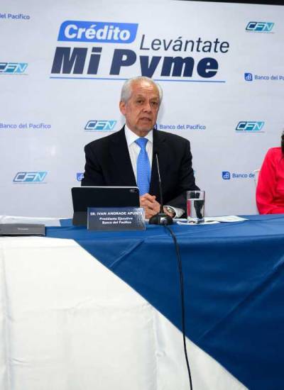 Iván Andrade Apunte, presidente ejecutivo Banco del Pacífico y Virma Rossi Flores, gerente general CFN.